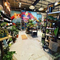 Industrial Luxury Showroom3